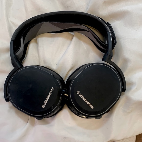 Gaming head set - Picture 1 of 2